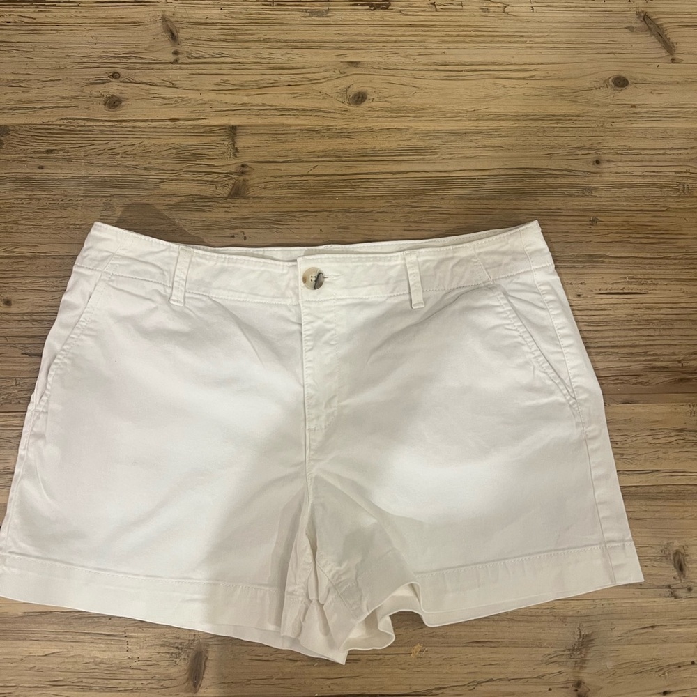 Ann Taylor loft 4” shorts - Size 10